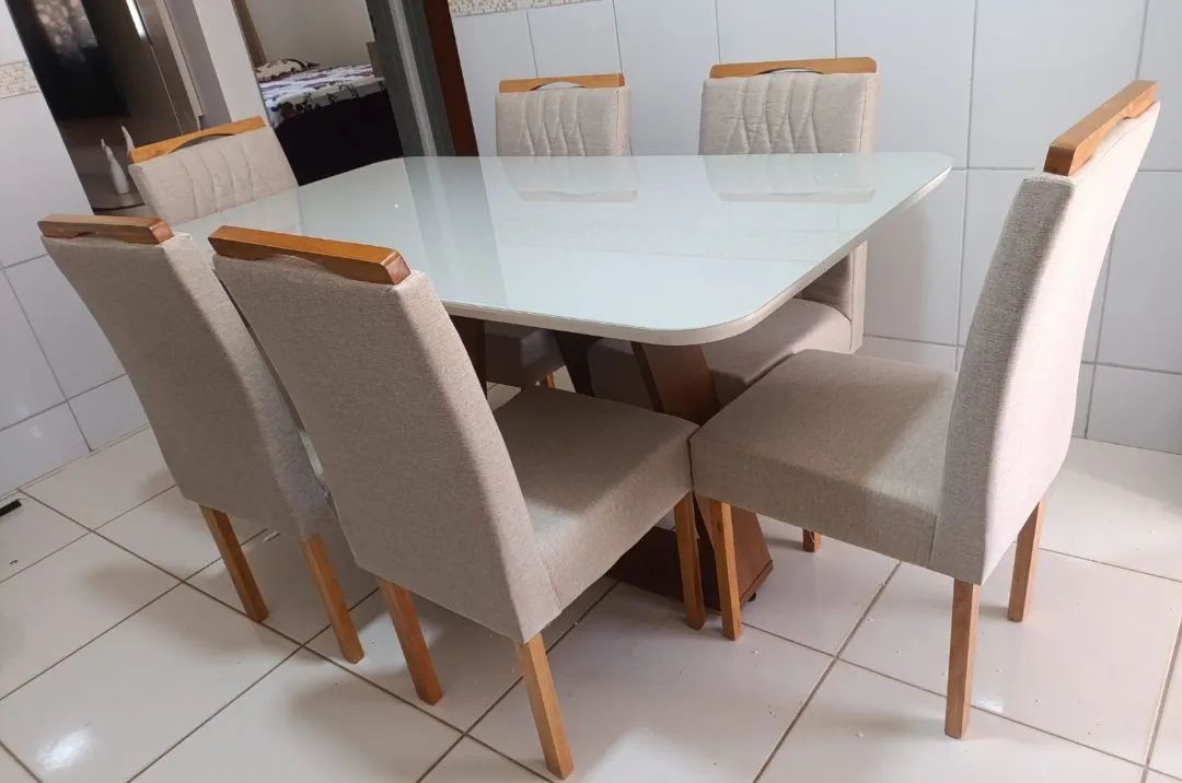 Mesa de jantar estrela 160x90 com 6 cadeiras 