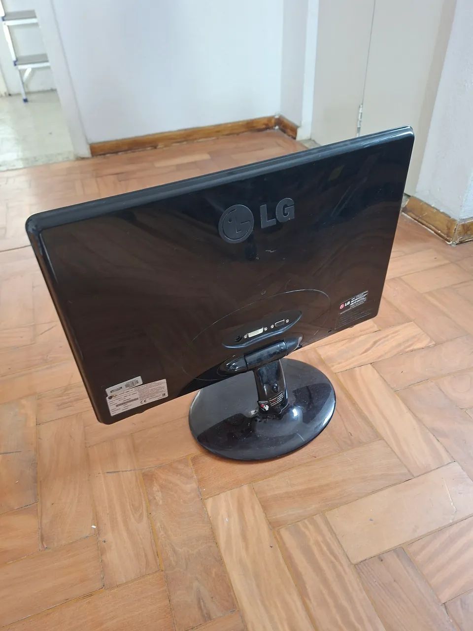 Monitor LG E2050T - Foto 2