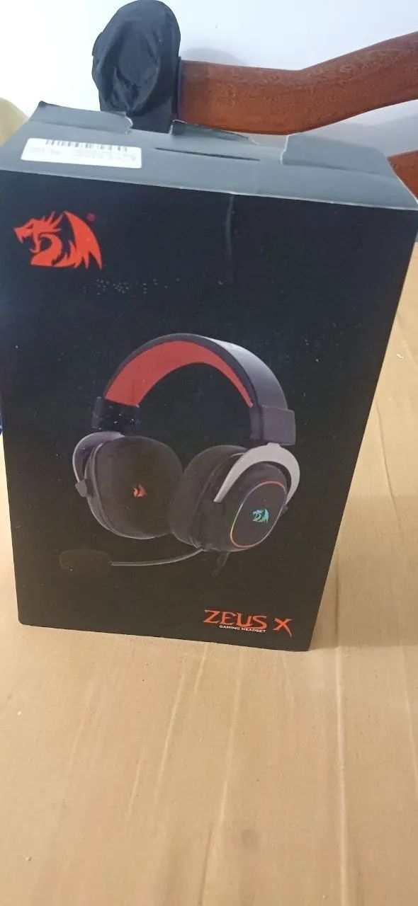 Headset Gamer Redragon Zeus X RGB USB 7.1 Surround Sound Virtual