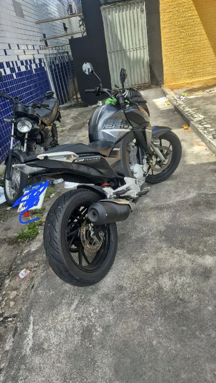 CB Twister 