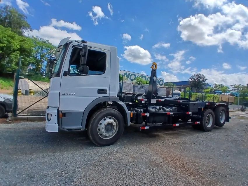 MB ATEGO 2429 COM ROLLON ROLLOFF KM BAIXISSIMO - Foto 3