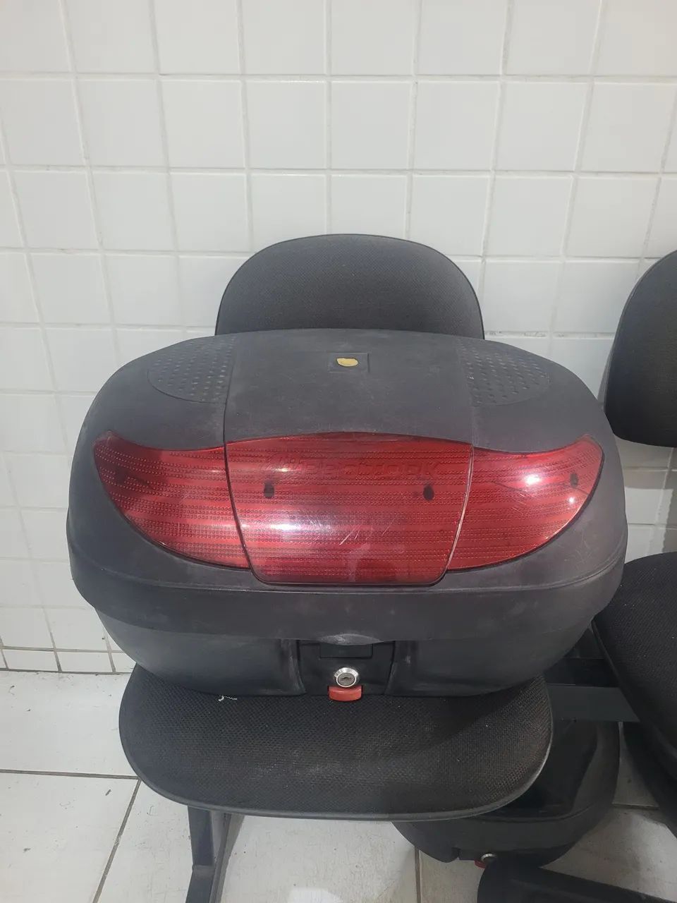 Baú pra 2 capacete e protetor de carenagem de xre300  - Foto 2