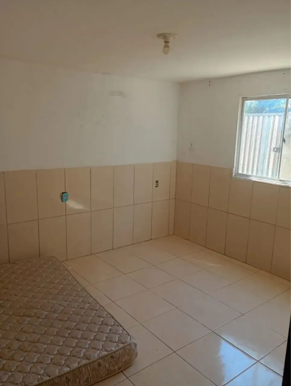 CASA COM 2 QUARTOS EM AREAL - ACEITO ENTRADA - Foto 2