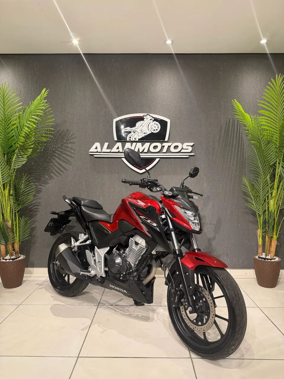 Cb 300f mais nova que da cidade  - Foto 4