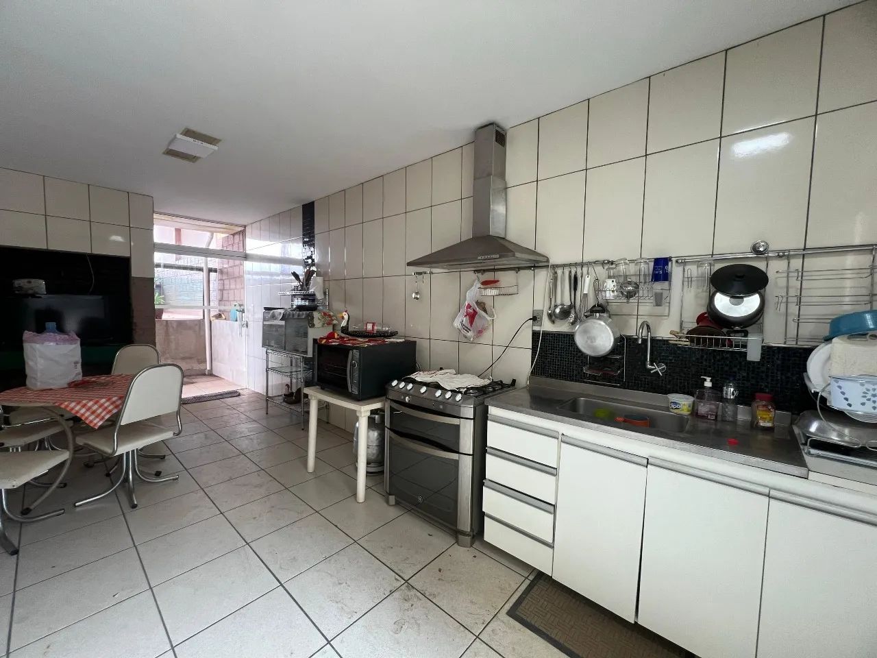 Alugo casa em Itaúna com ótima localização! - Foto 2