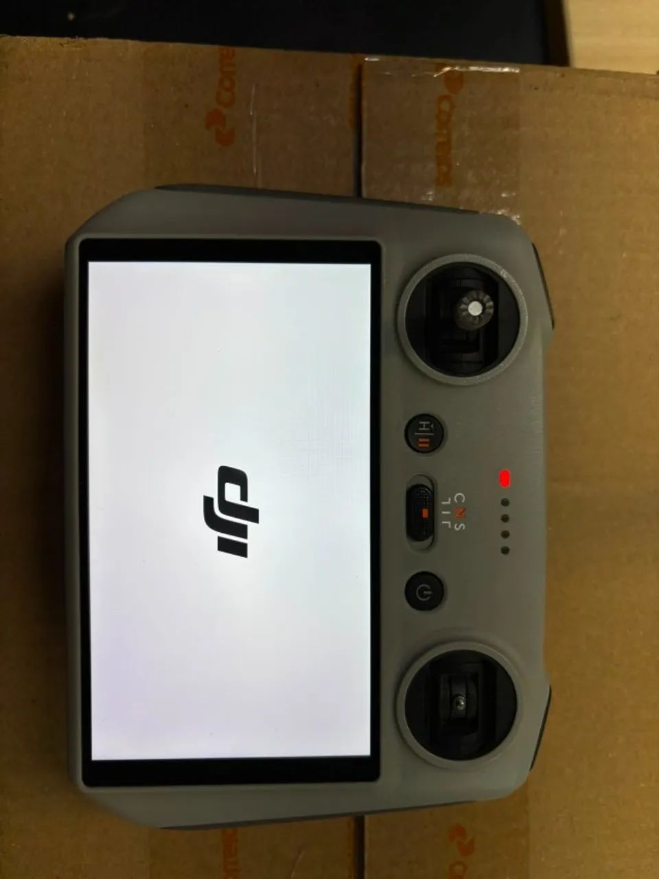 Controle DJI RM 330 com tela 5,5 Polegadas 