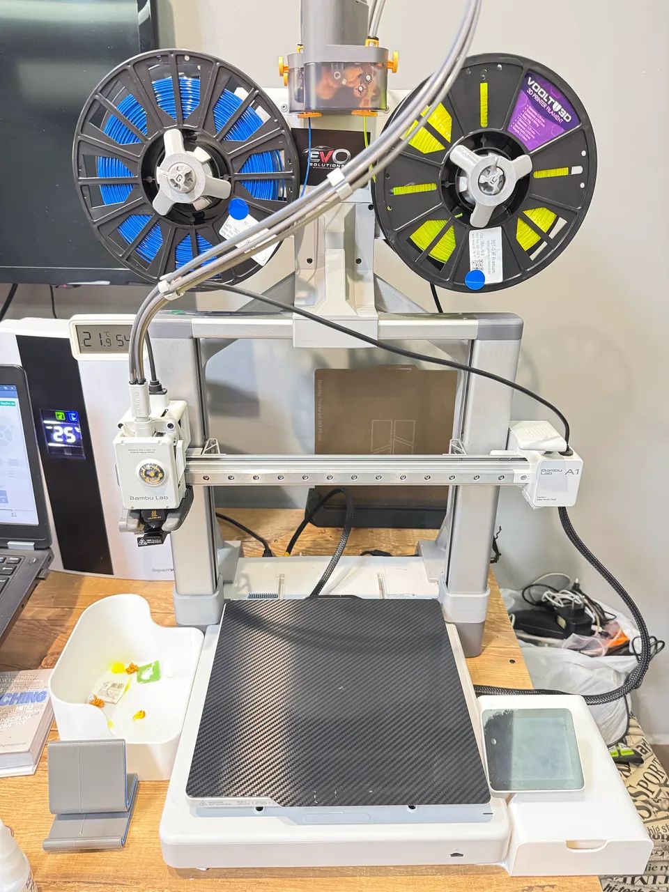 Vendo impressora 3D BambuLab A1 Combo - Foto 3