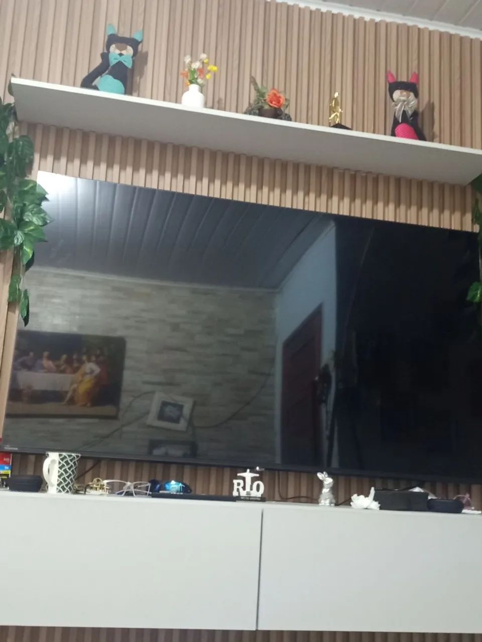 Tv toshiba de 65polegadas comprada,a um mes com  defeio funcionando o sensor controle 