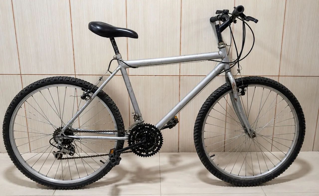 BICICLETA 18 MARCHAS ARO 26