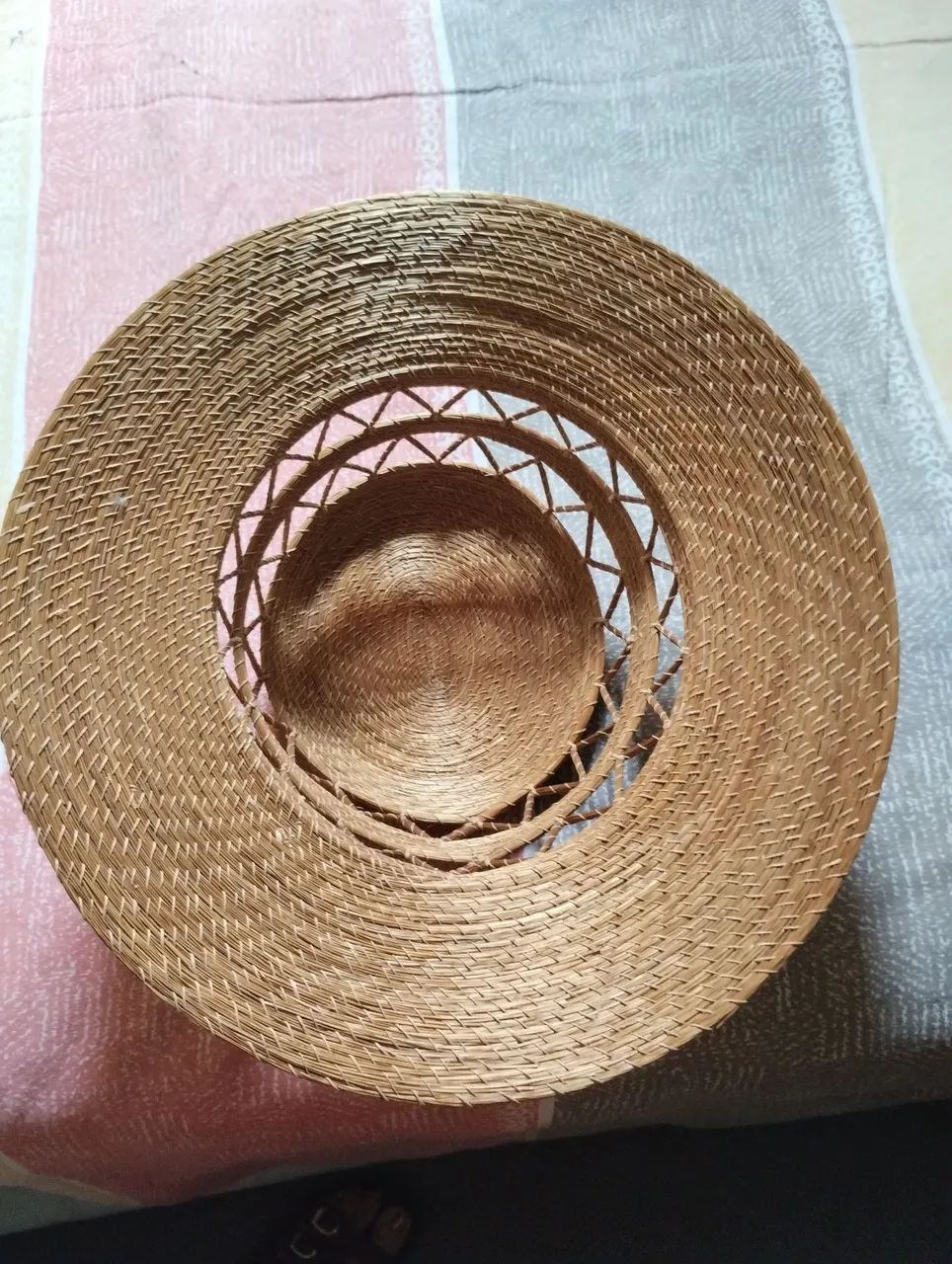 Um chapéu ? de capim dourado - Foto 2