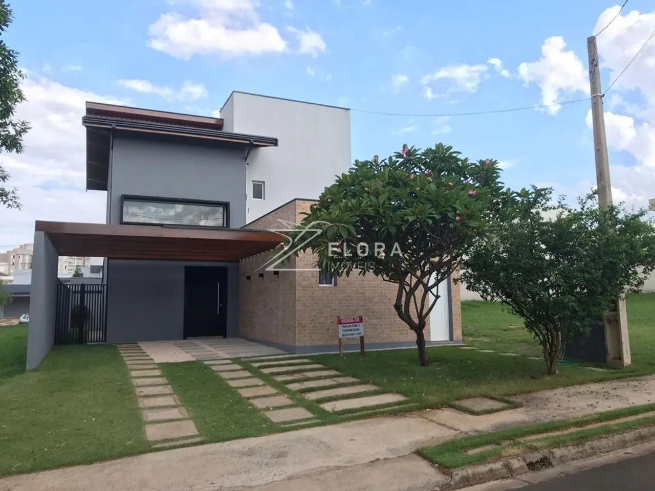 Venda - Casas - 3 dormitórios - Real Park - Sumaré - SP