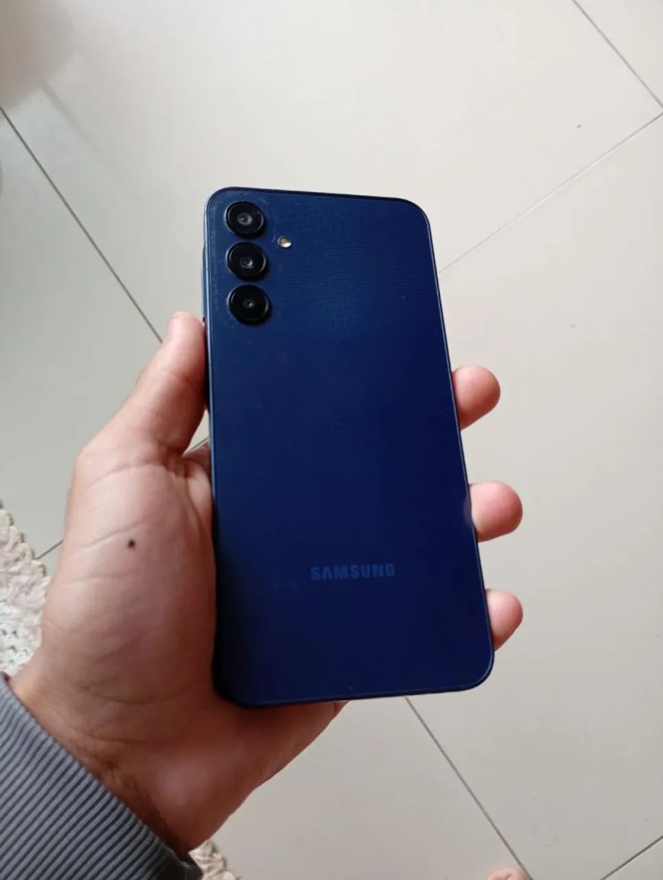 celular A25 5G 256GB - Foto 2