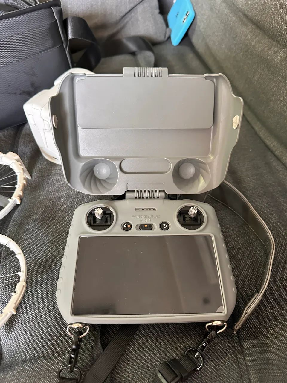 Drone dji flip 4k mais 4 baterias + controle  - Foto 3