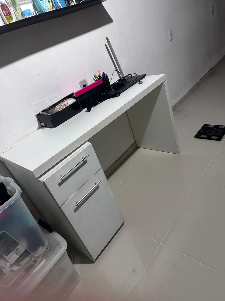 Vende-se mesinha 