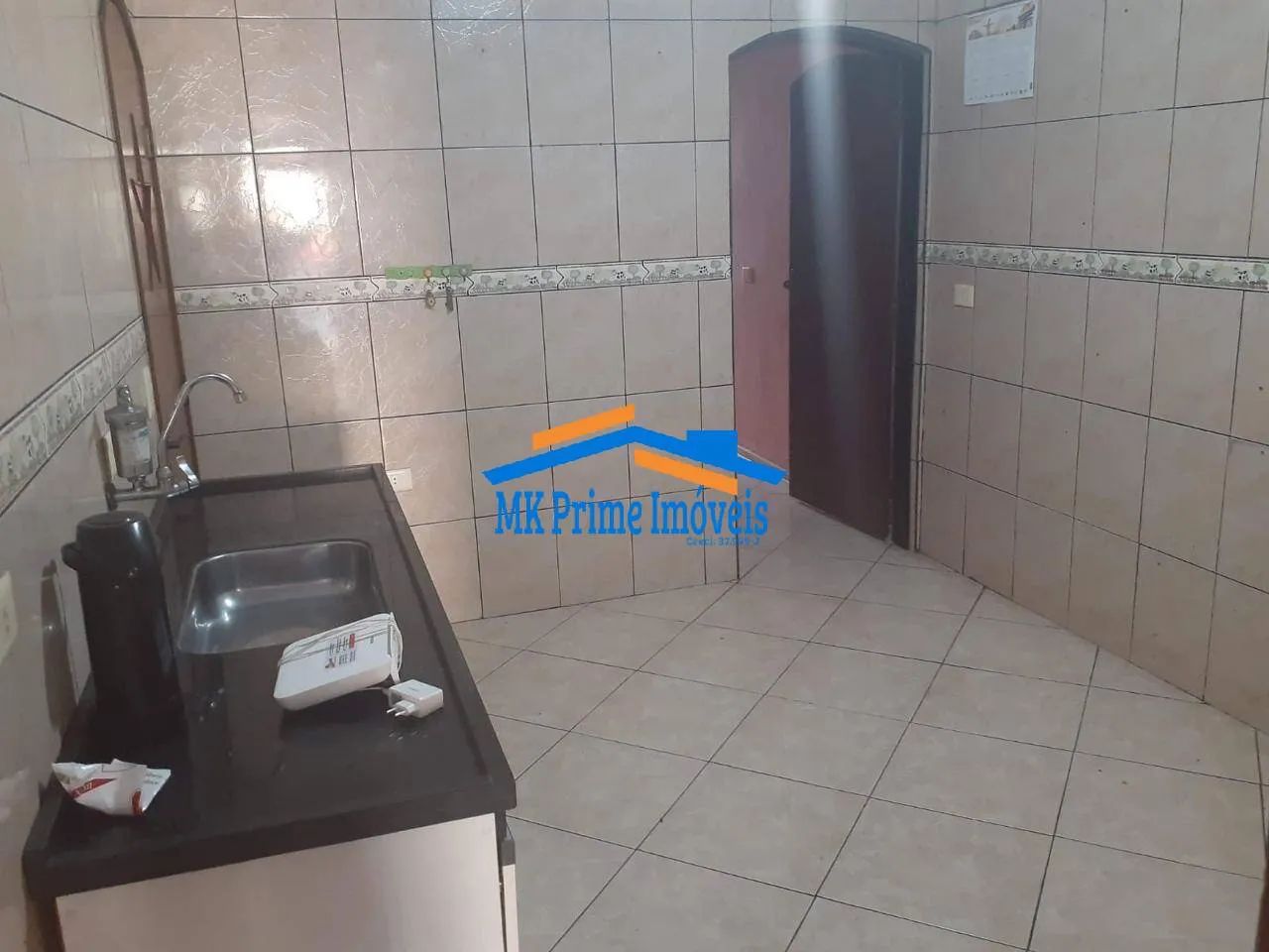 Terreno com 4 casas já alugadas e 1 Salão. Bom para renda! - Foto 5