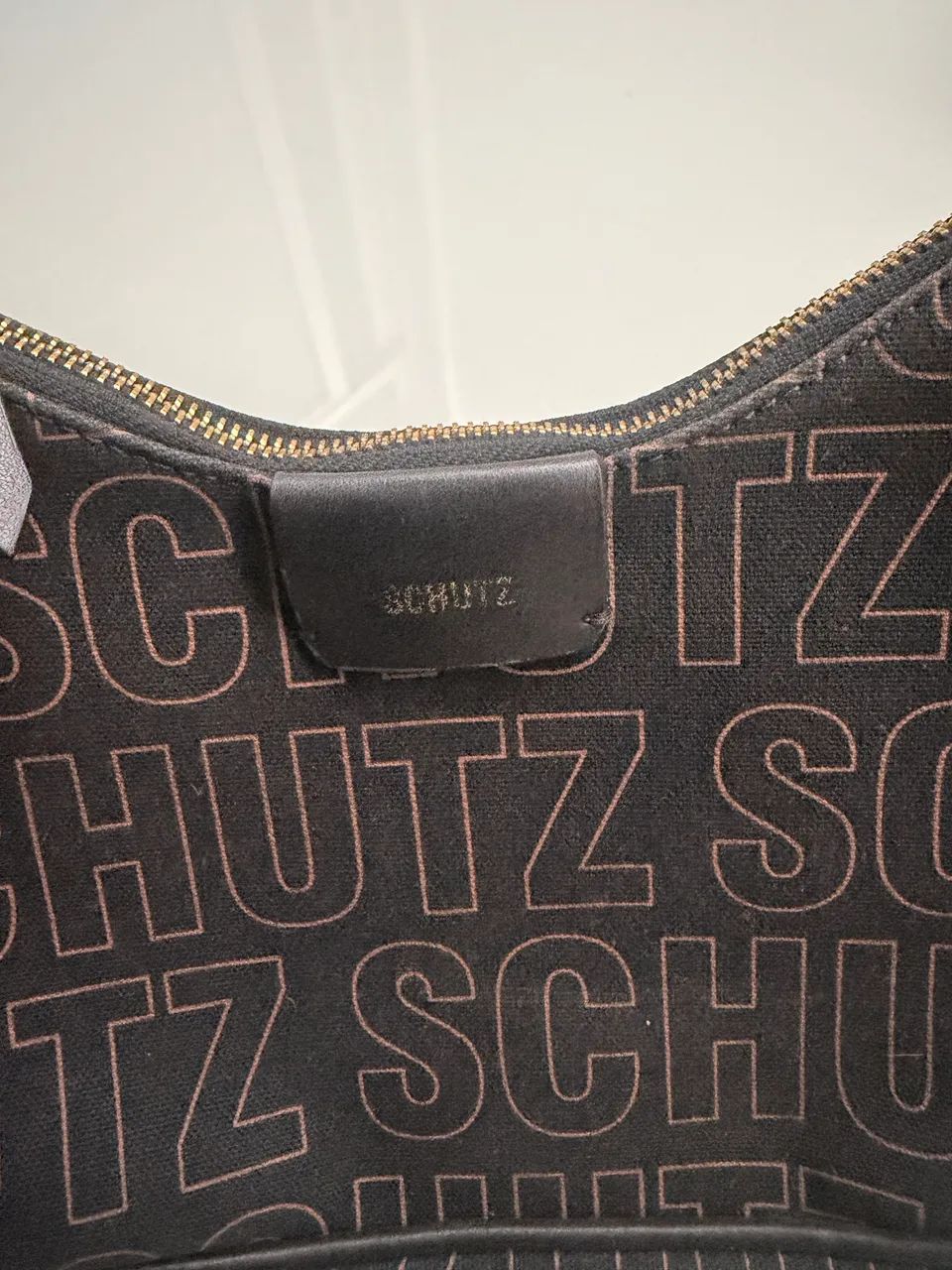 Bolsa Schutz transversa 