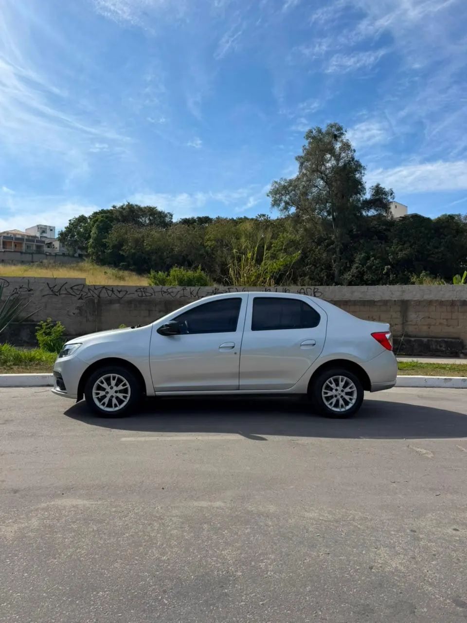 Renault Logan 2023