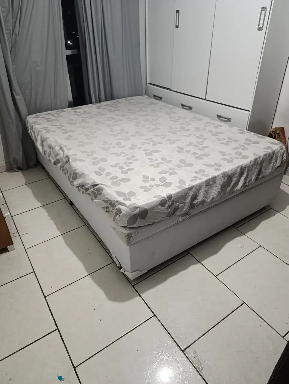 Cama box baú com colchão usada