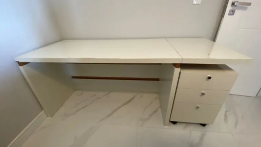 Mesa com gaveteiro - Dalla Costa
