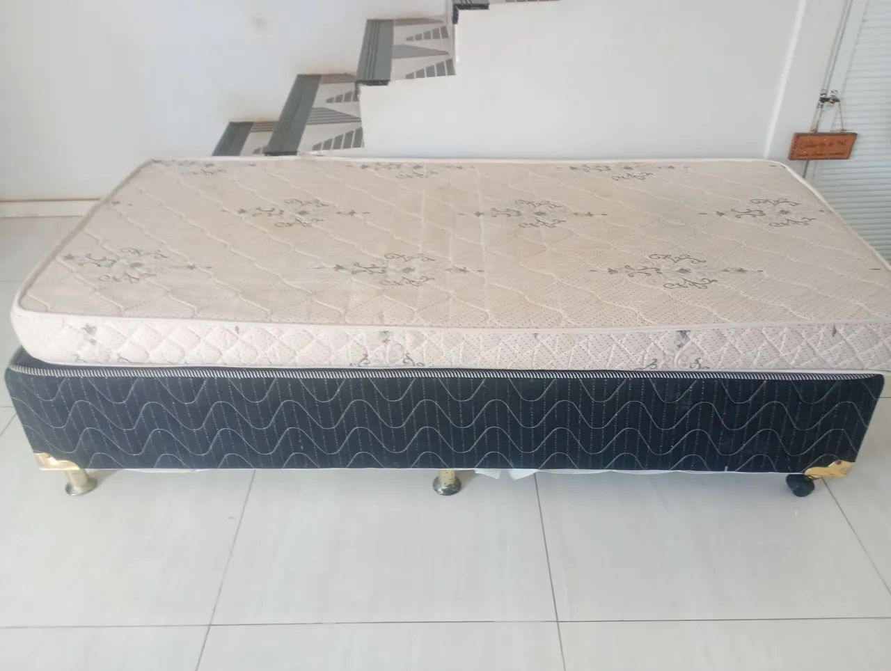 Cama box de solteiro perfeito estado de conservação 