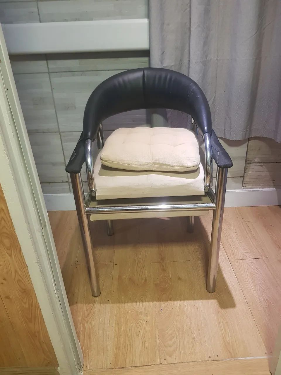 Cadeira modelo exclusivo