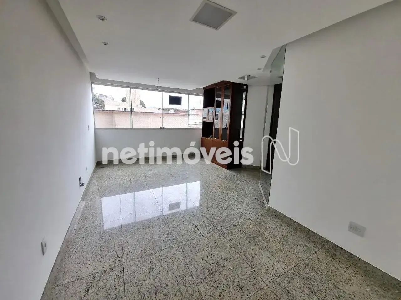 VENDA APARTAMENTO 3 QUARTOS COM SUÍTE, PRÉDIO COM ELEVADOR !