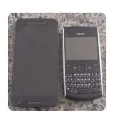 Combo - 2 celulares com defeito pra aproveitar as peças 