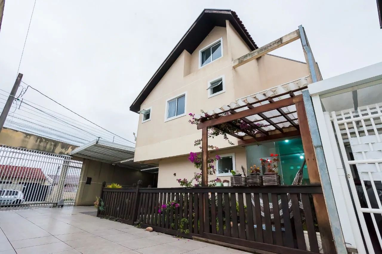 Sobrado, 4 quartos, 2 vagas de garagem, Uberaba 