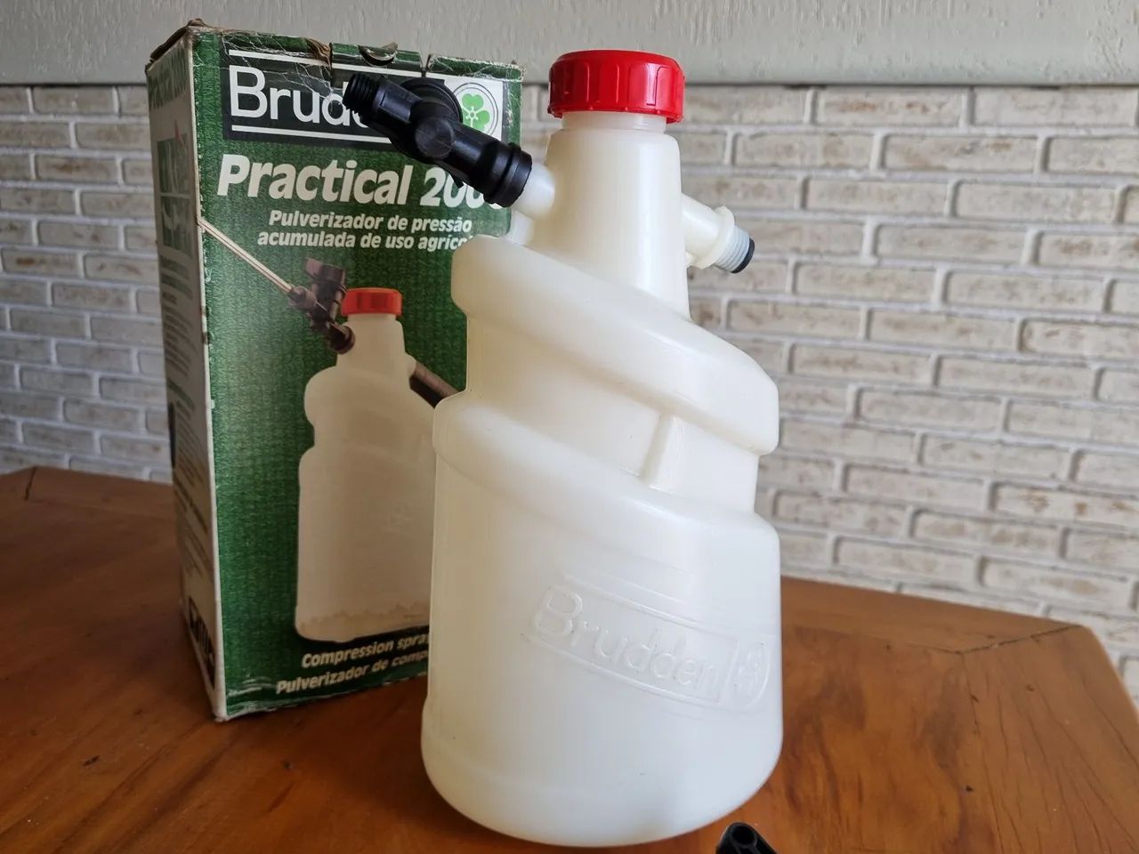 Pulverizador de pressão acumulada Brudden Practical 2000. - Foto 2