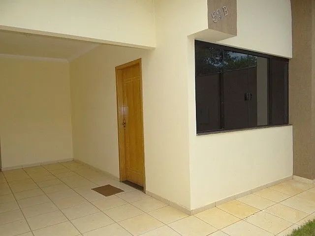 Casa à venda e para alugar no Jardim Imperial II em Maringá com 3 quartos, suíte e churras - Foto 2