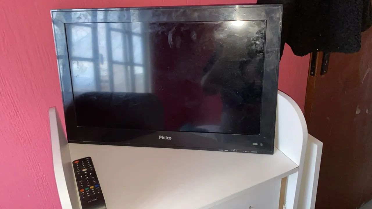 Vendo TV Philips 24 polegadas não é smart  - Foto 2