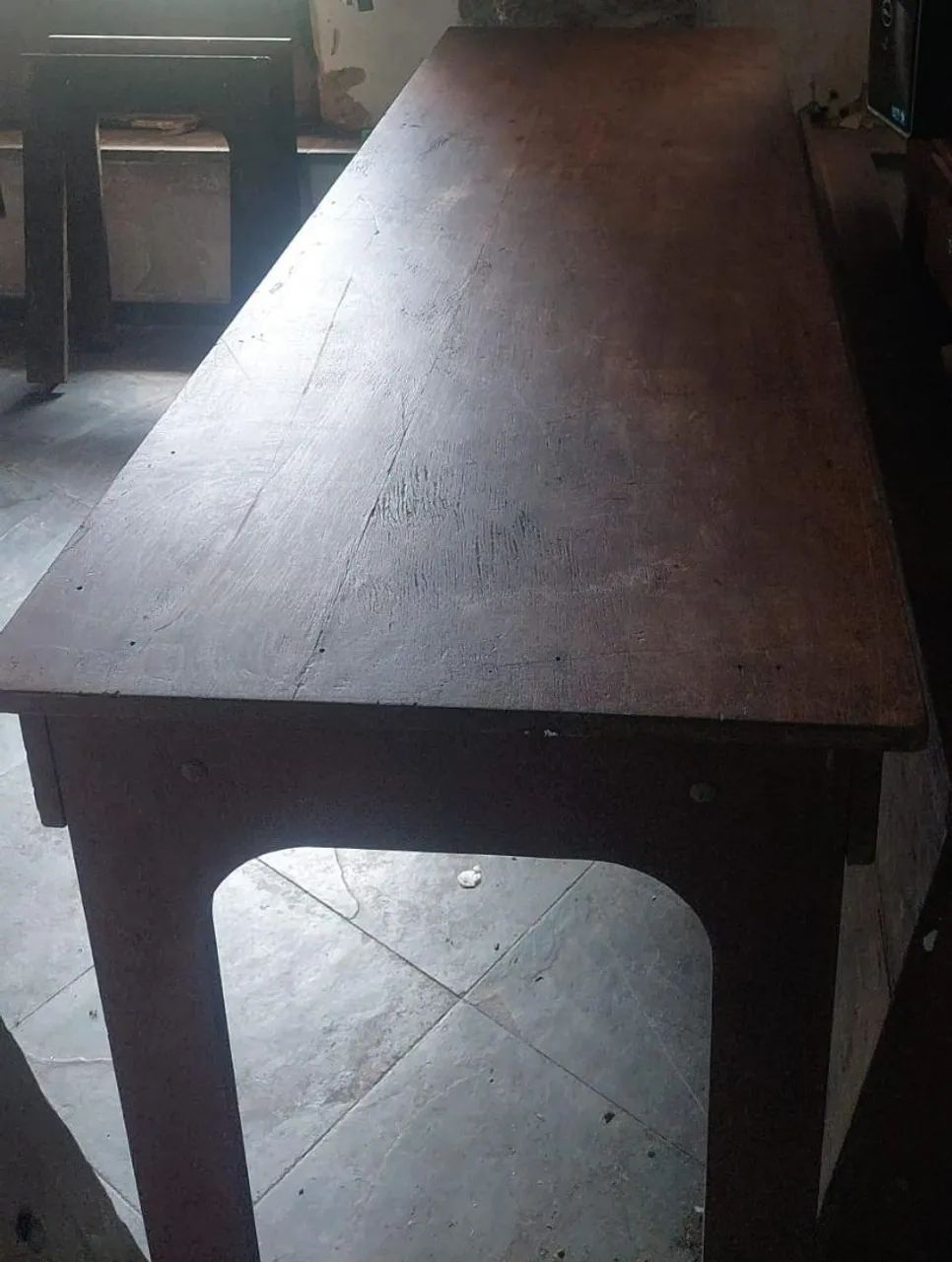 Mesa de madeira maciça de 8 lugares  - Foto 2