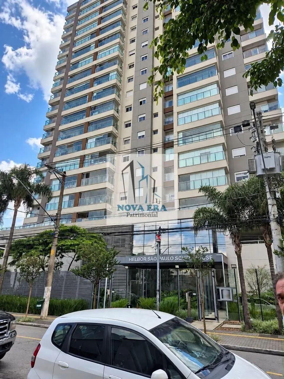 Apartamento com 2 dormitórios e varanda no Jardim Caravelas