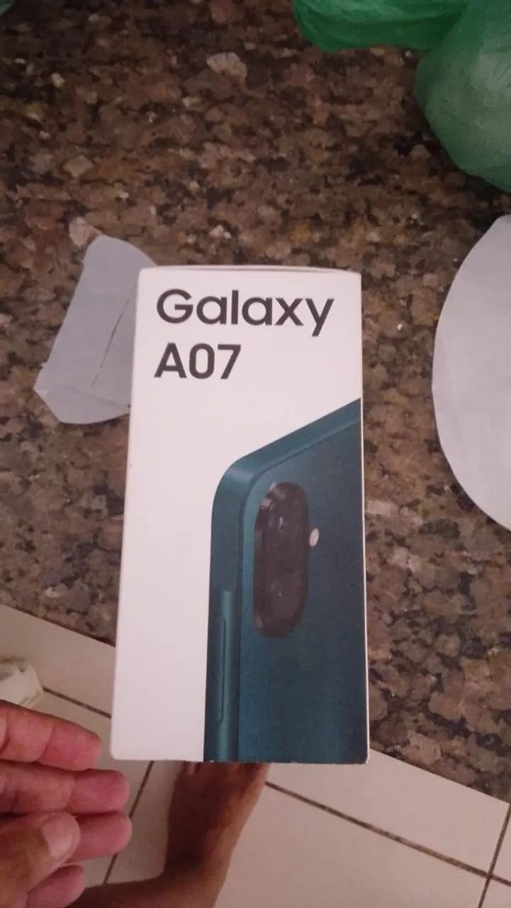 Celular novo na caixa 