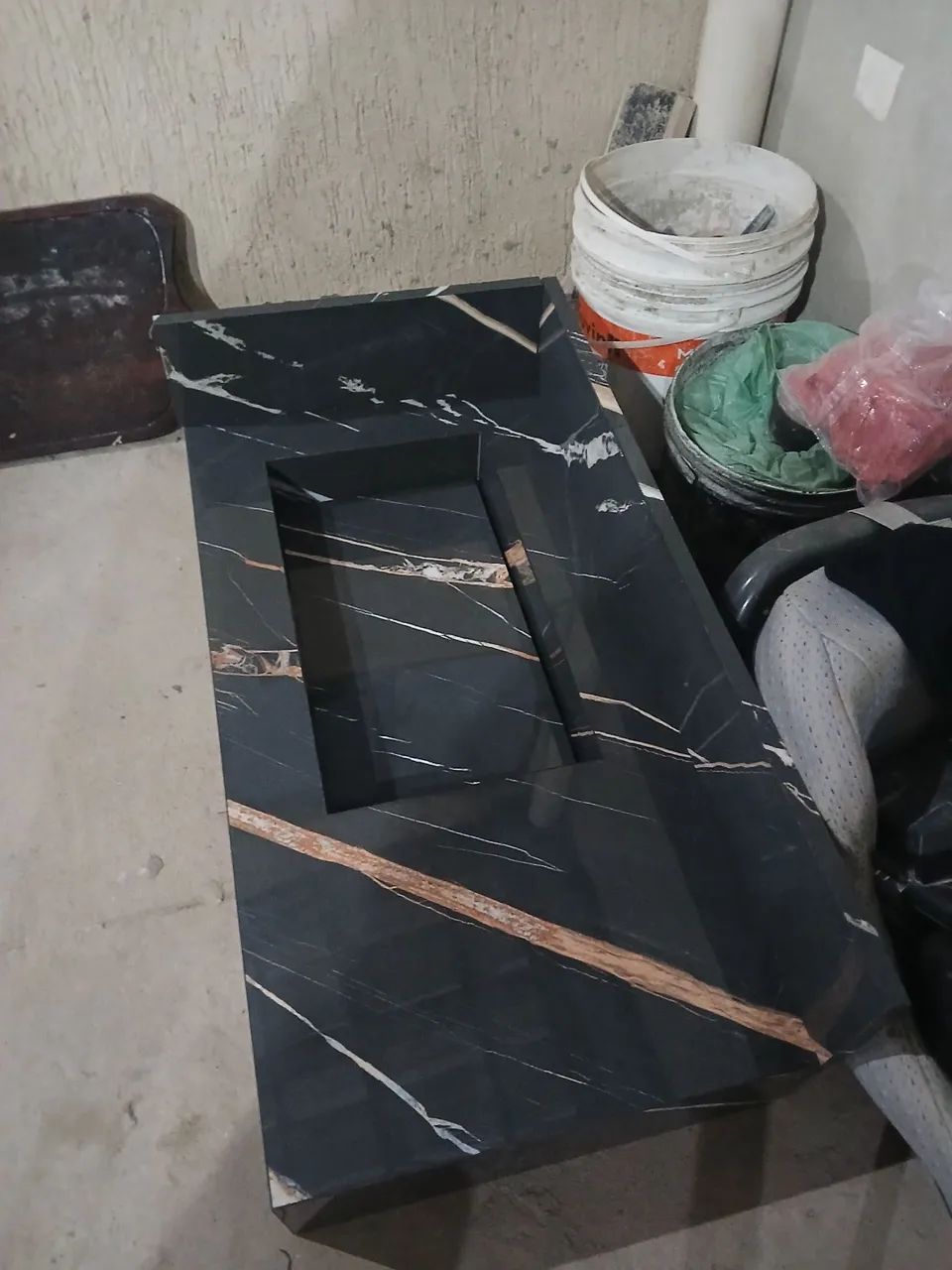 Pia esculpida em porcelanato  - Foto 5