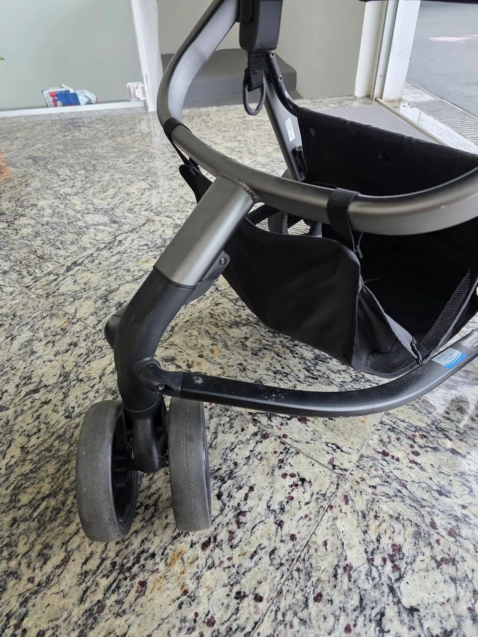Kit Carrinho e Bebê conforto com base da safety first - Foto 4