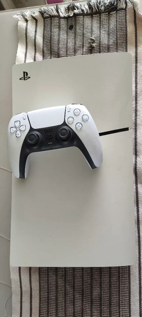 Vendo ps5 slim digital 