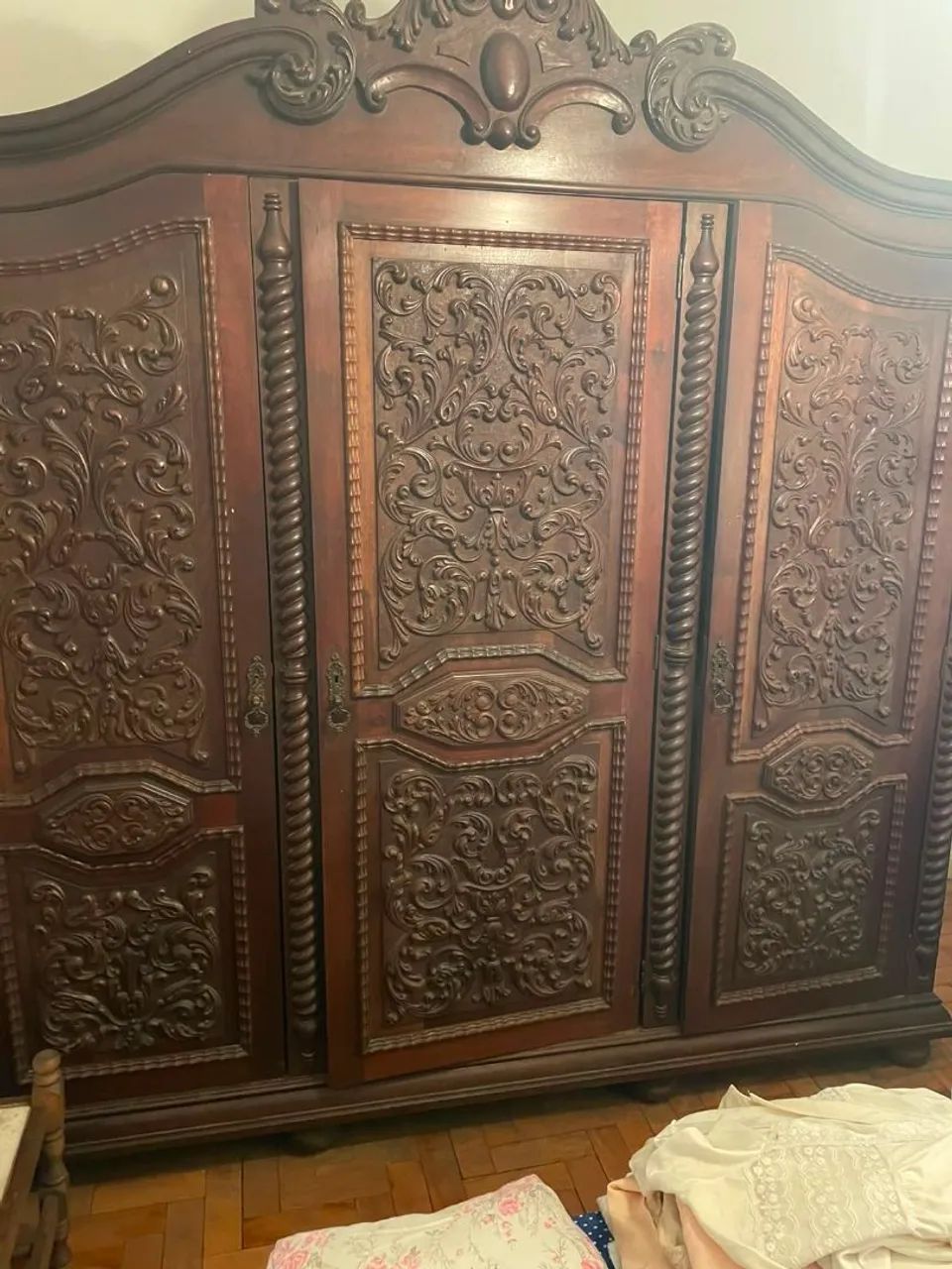 vendo guarda roupa antigo