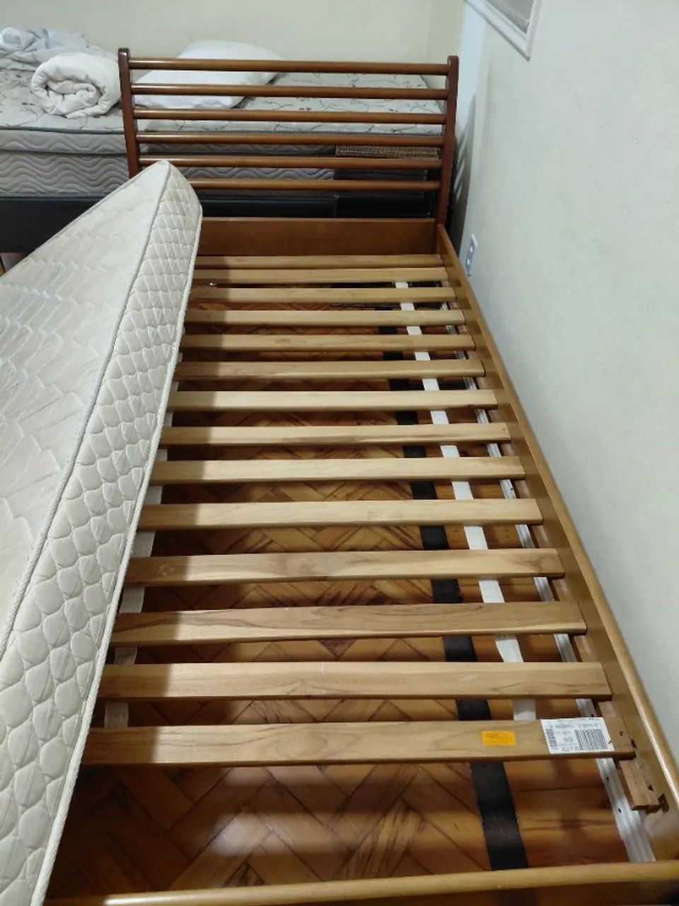 Cama Tock Stock