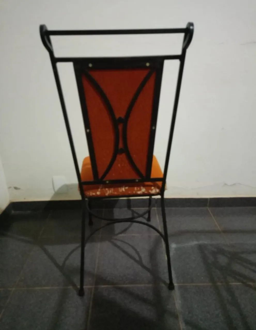 Vendo Kit: mesa + cadeiras + aparador - Foto 5