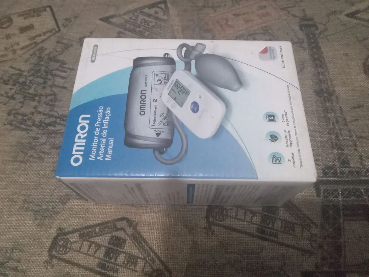 Aparelho medidor de pressão omron 4030 semi automático. 