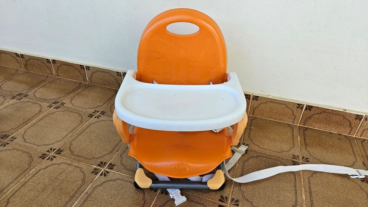 Cadeira de alimentação portátil Chicco - Foto 2