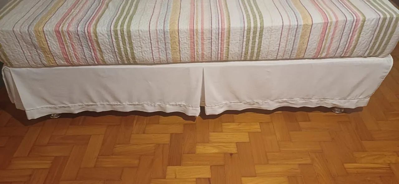 Cama Box Solteiro com algumas manchas e saia R$550,00 - Foto 3