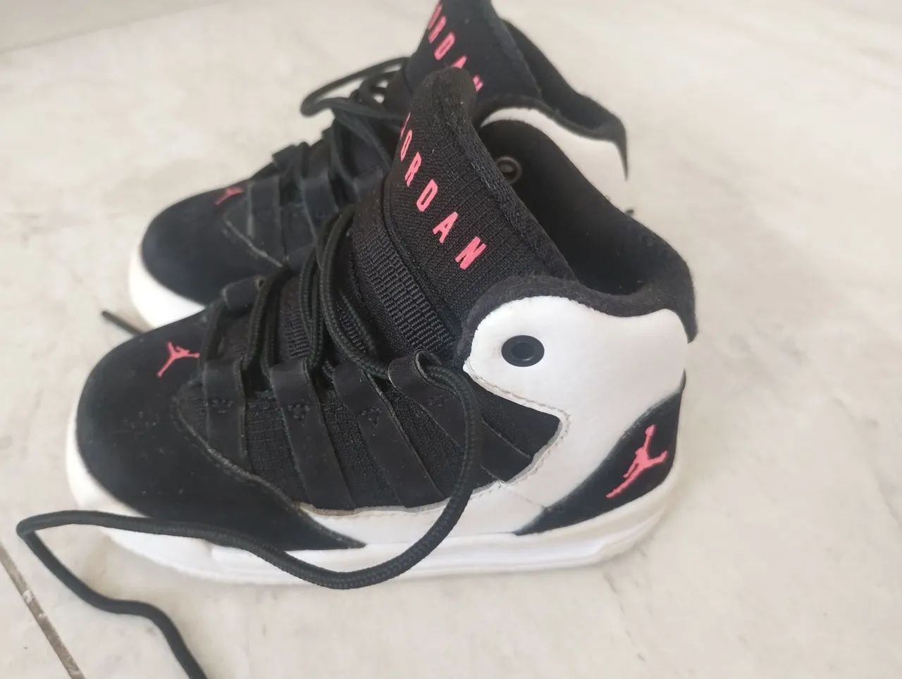 Tênis Jordan usado em. Perfeito estado tamanho 21