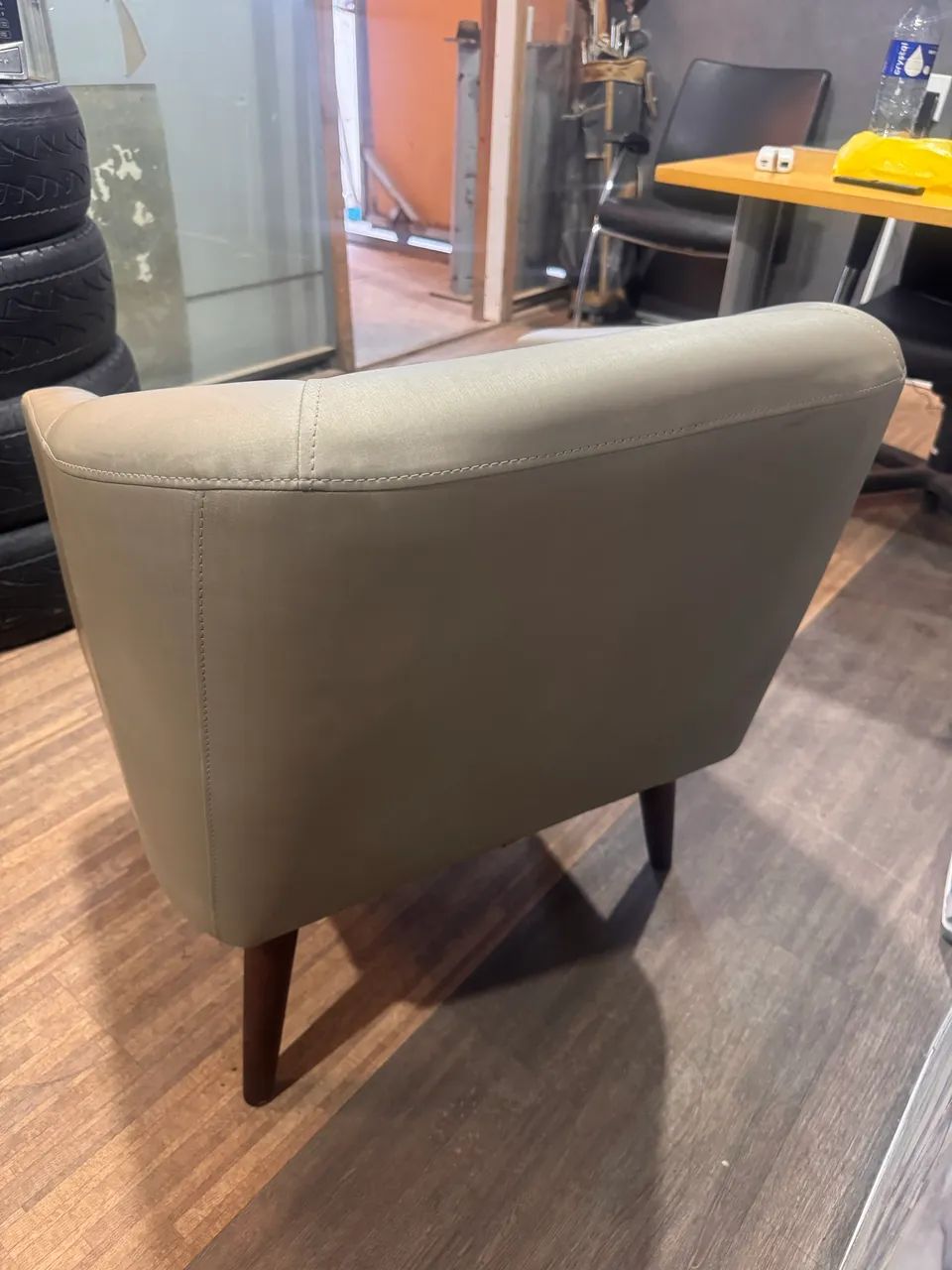 Poltrona Decorativa Estobel - cor Fendi - Foto 2