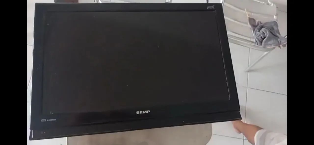 03 Smartv's com defeito, ligam, tela funcionando. 
