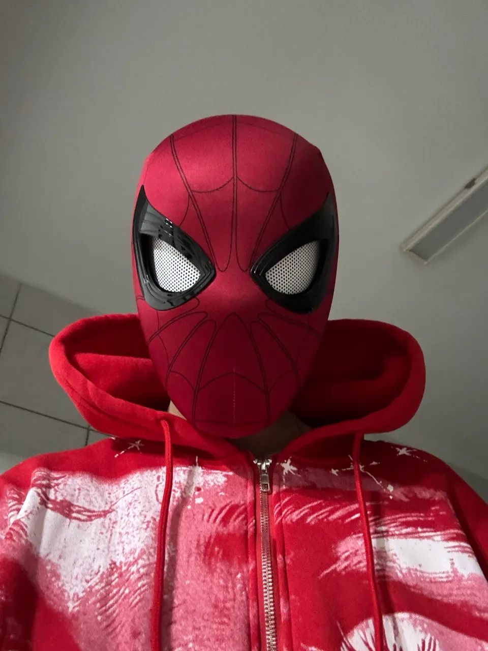 MÁSCARA HOMEM ARANHA COM CONTROLE