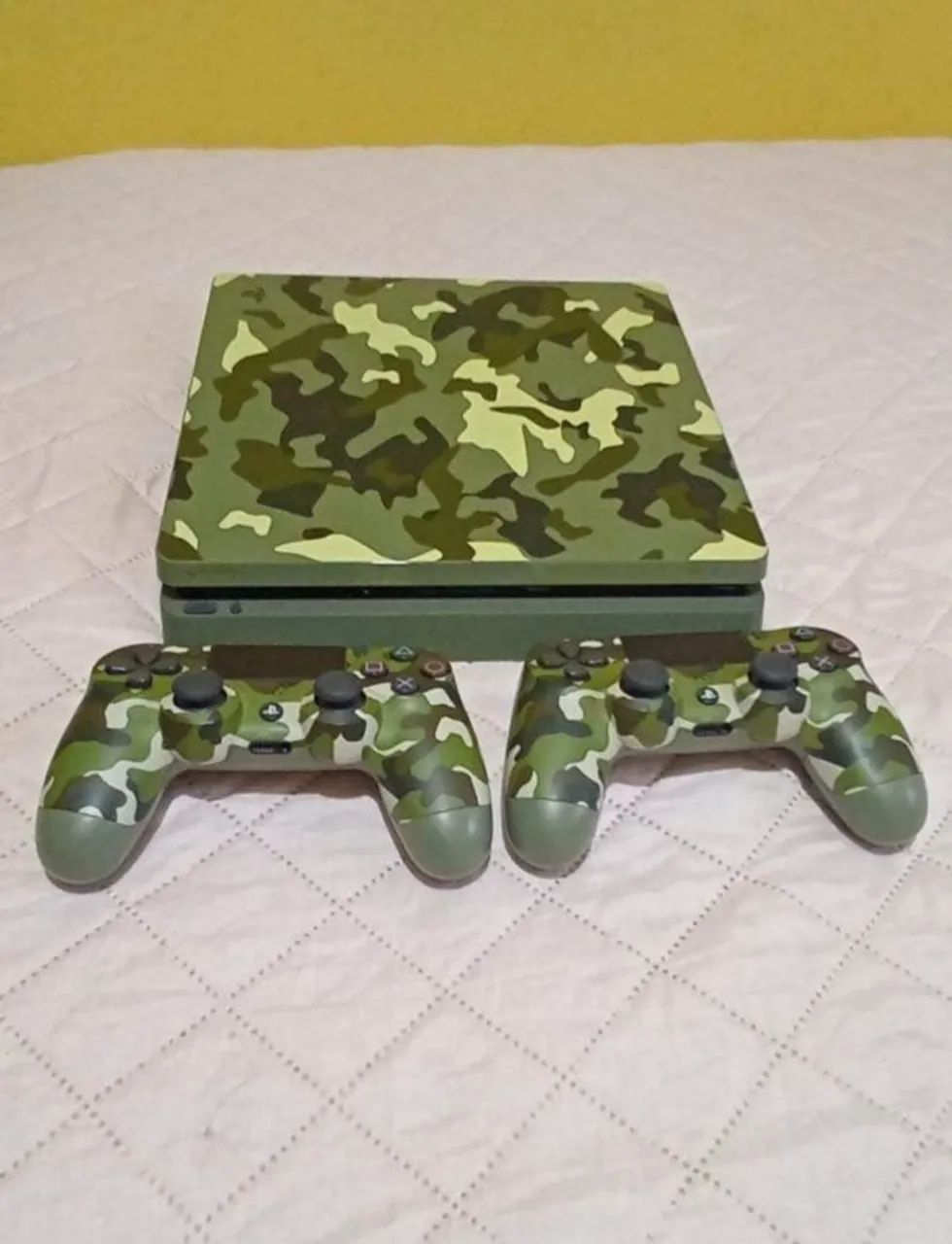 VENDO PS4 SLIM 1tb DE MEMORIA  - Foto 2