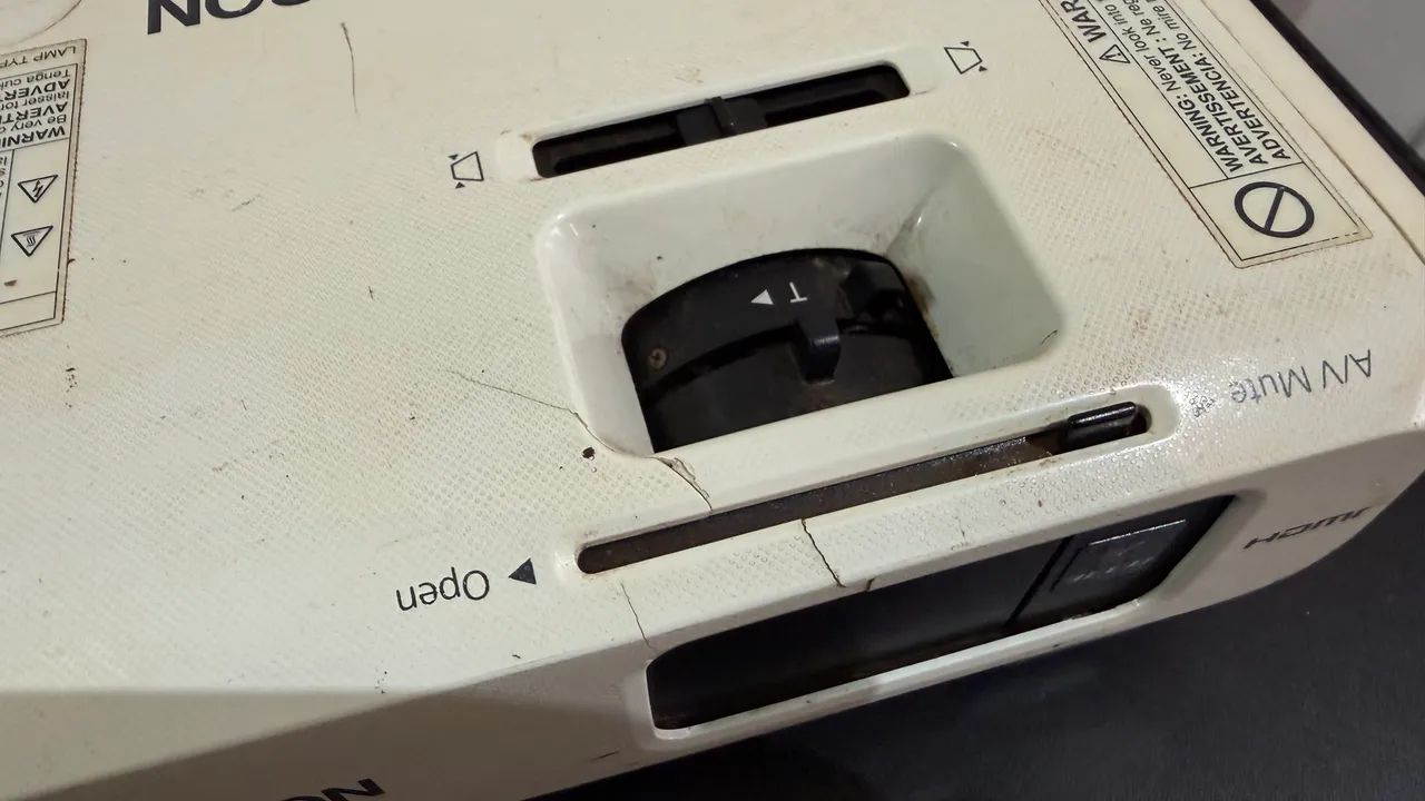 Projetor Epson Powerlite X24+ 3500lm Branco (Usado) - Foto 4