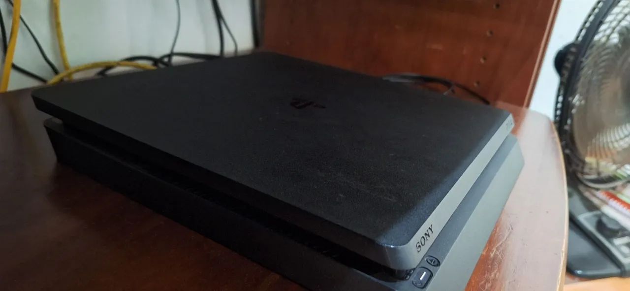 Ps4 slim 1TB - Foto 2